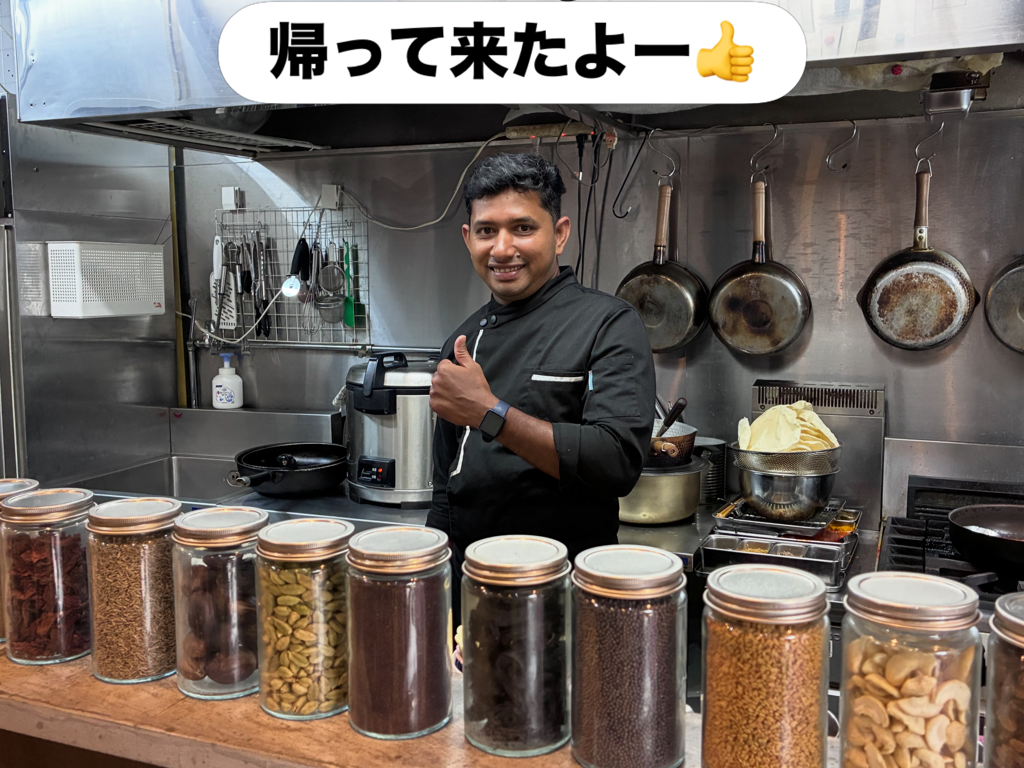 1ヶ月半ケララ に帰省していたsasiさん
今日からお店に復帰です‼️

お土産のスナックあります〜